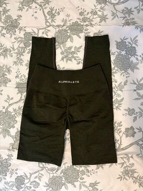 Alphalete Amplify High-Rise Scrunch Leggings
